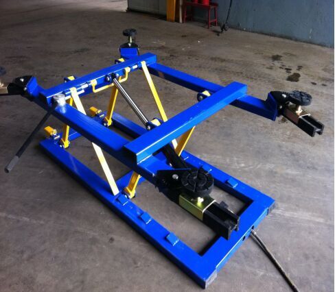 PNEUMATIC HYDRAULIC MID-RISE CAR LIFT